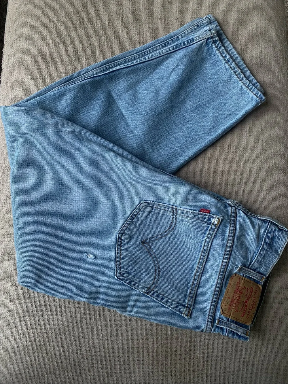 Levi's 560 Relaxed Comfort Fit Light Blue Denim Jeans - W38 L32